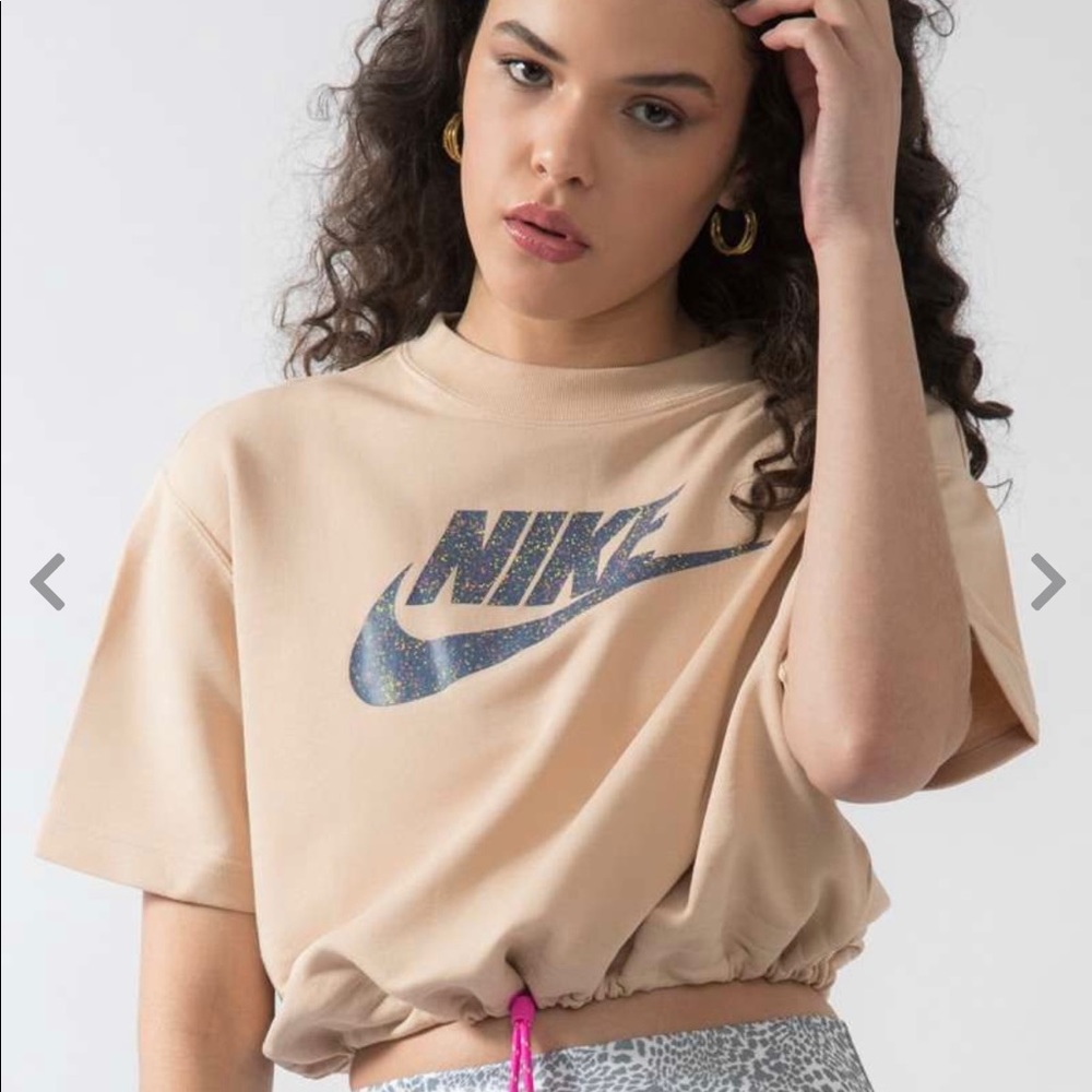 Nike Clash Top in dusty brown
